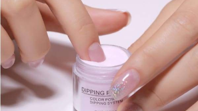 5 Stunning White Dip Powder Nail Designs for Effortlessly Chic Manicures