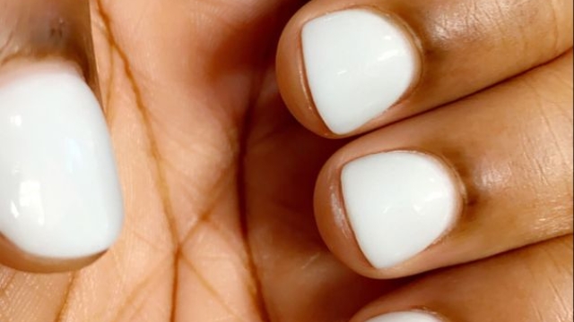 Dive into the Trend: The Magic of Nail Dip Manicures